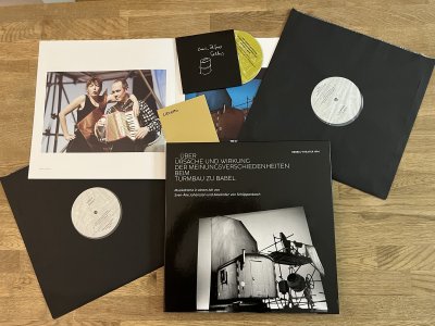 ... über Ursache und Wirkung der Meinungsverschiedenheiten beim Turmbau zu Babel (coffret 2 vinyl LP + DVD + livret + libretto)